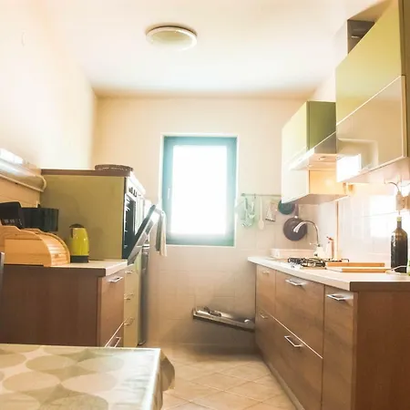 Yolanda Apartman Póla